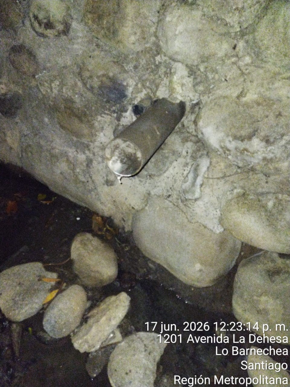 1201 Av. La Dehesa — interior del túnel: tubería en grieta